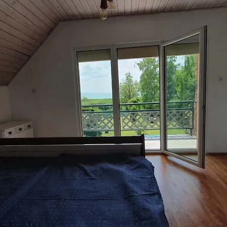 Landoltia Parti Haz